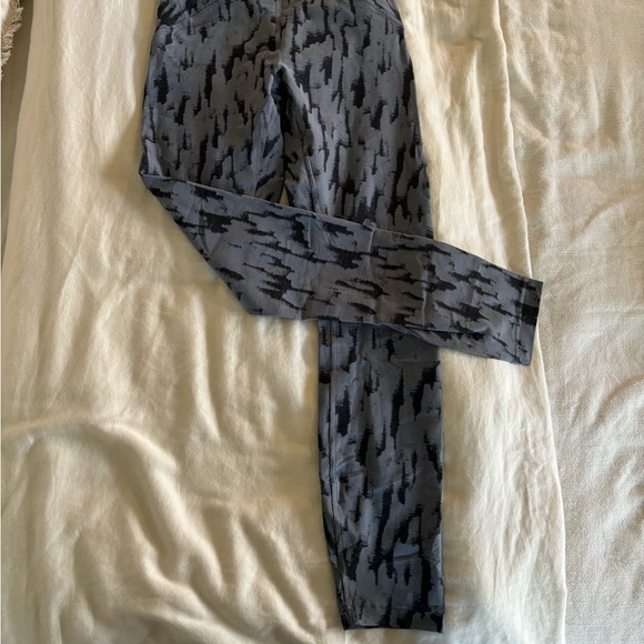 Lululemon leggings - Picture 4 of 5